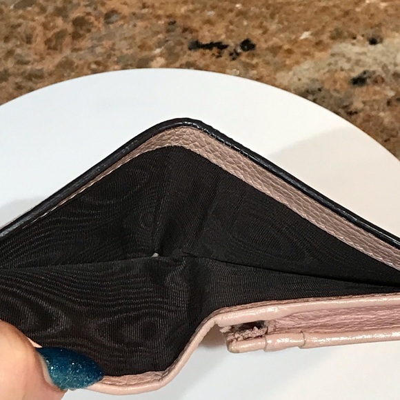 GUCCI Animalier Bee Blind for Love Leather Compact Wallet 🐝❤️‍🔥 - Picture 7 of 17